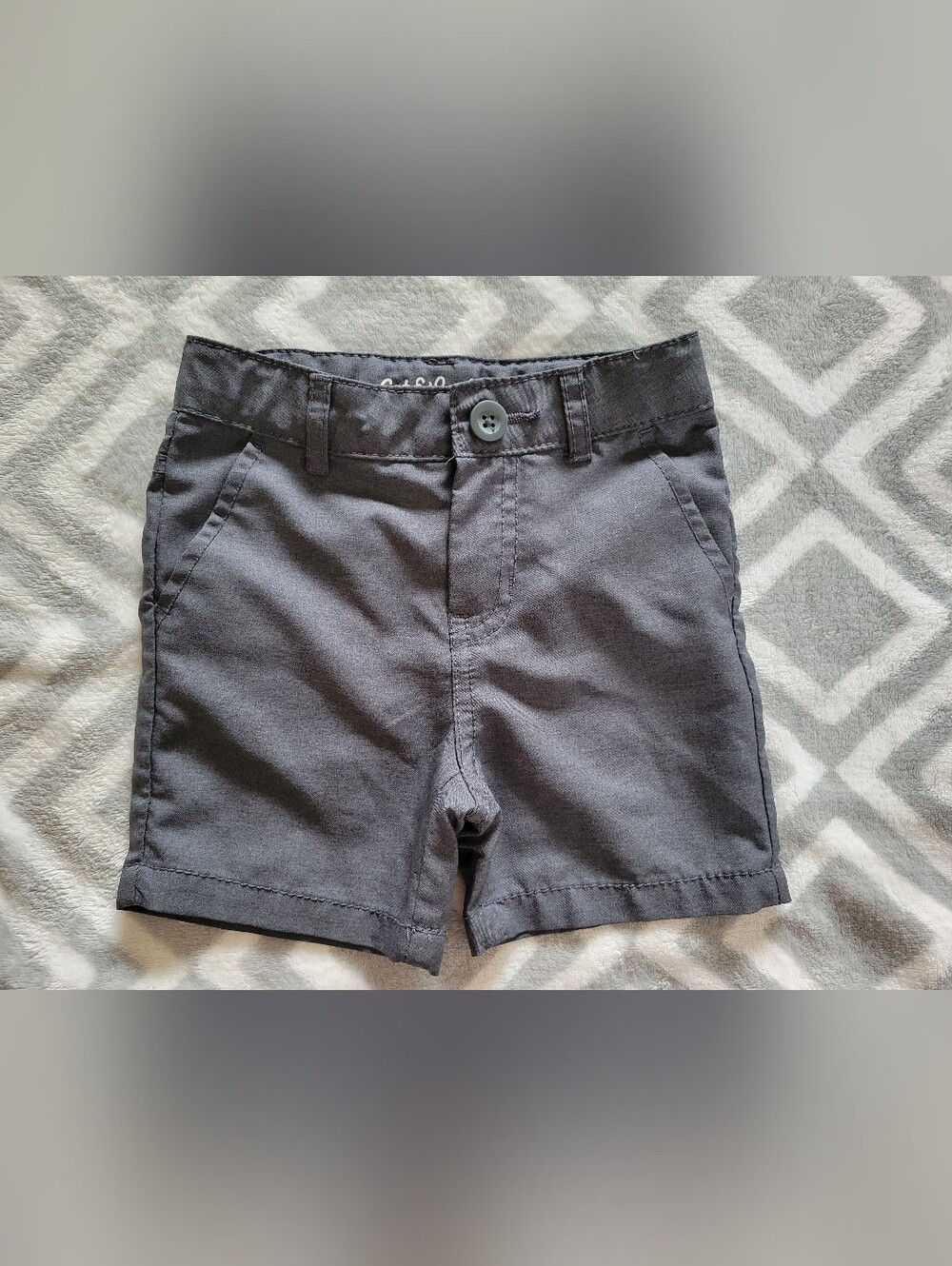 Boys size 18 months Gray Shorts